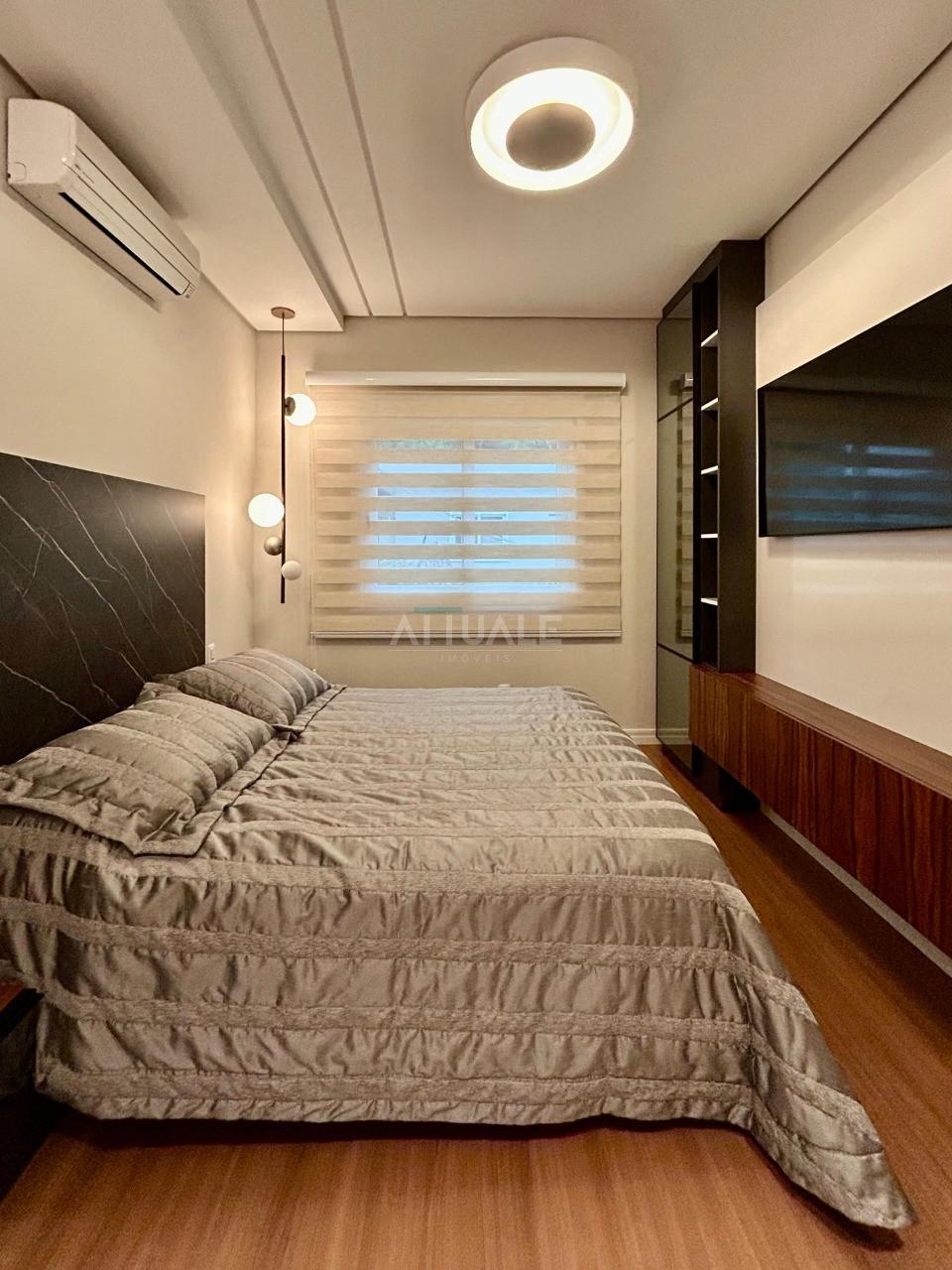 casal suite closet (2)