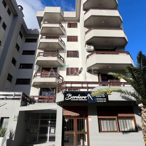 Apartamento Semimobiliado