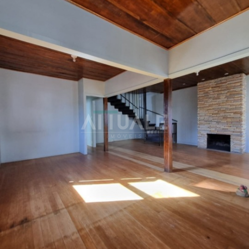 Casa Comercial
