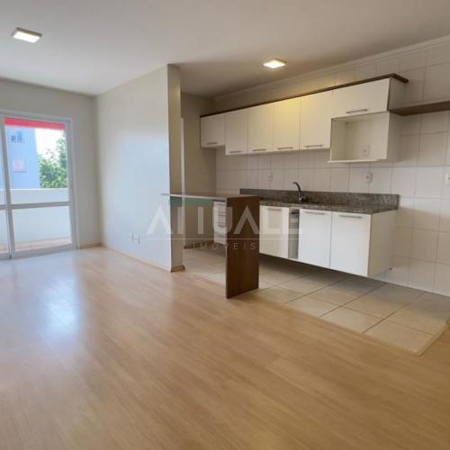 Apartamento semimobiliado