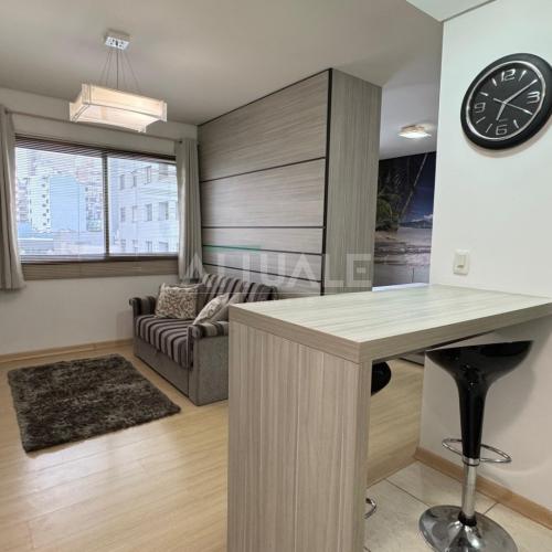 Apartamento Semimobiliado