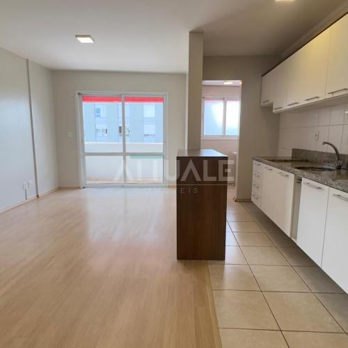 Apartamento semimobiliado