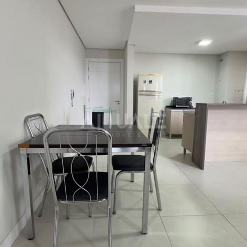 Apartamento Semimobiliado