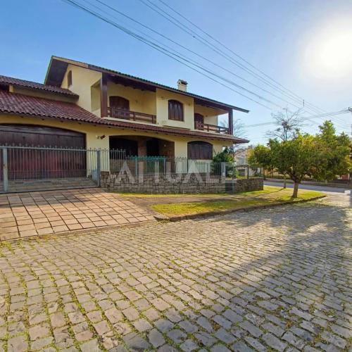 Casa Residencial Semimobiliada