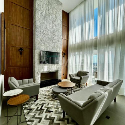 Apartamento Semimobiliado