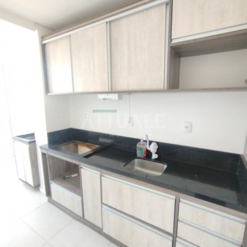 Apartamento Semimobiliado Century 