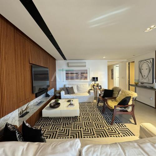 Residencial In Side Exposição