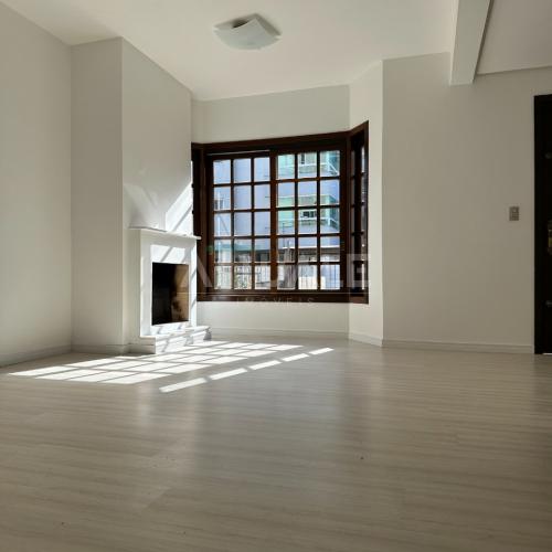 Sobrado Vinhedos Residencia 02