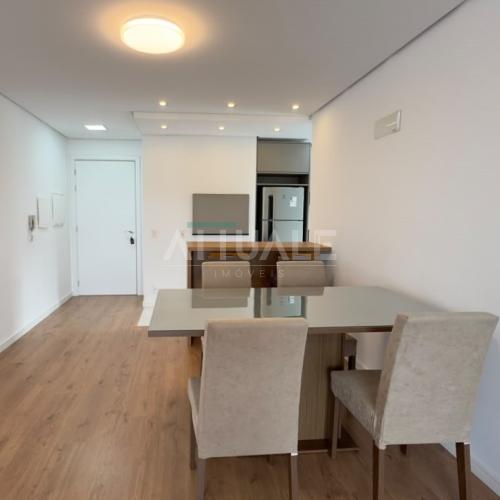Apartamento Semimobiliado