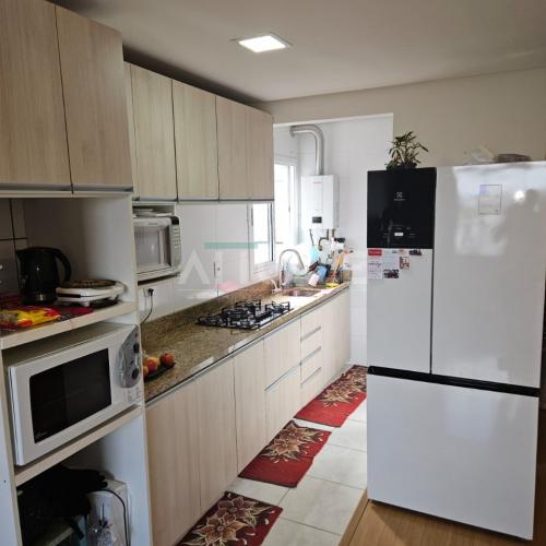Apartamento Semimobiliado
